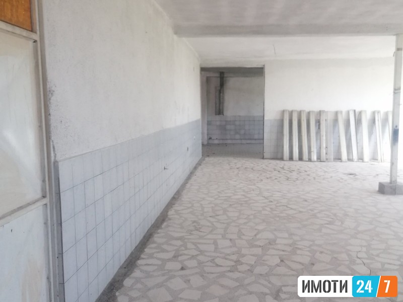 хала на индустриска зона