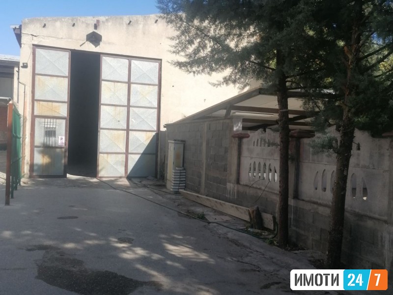 хала на индустриска зона