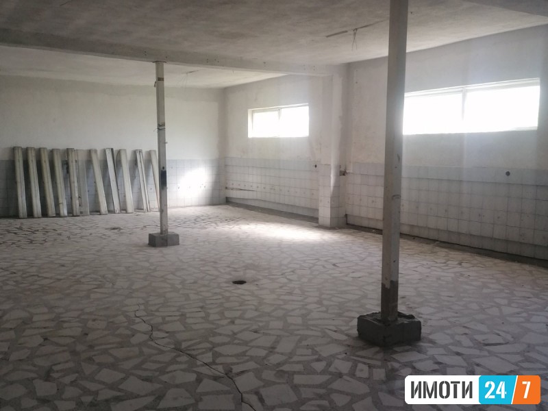 хала на индустриска зона