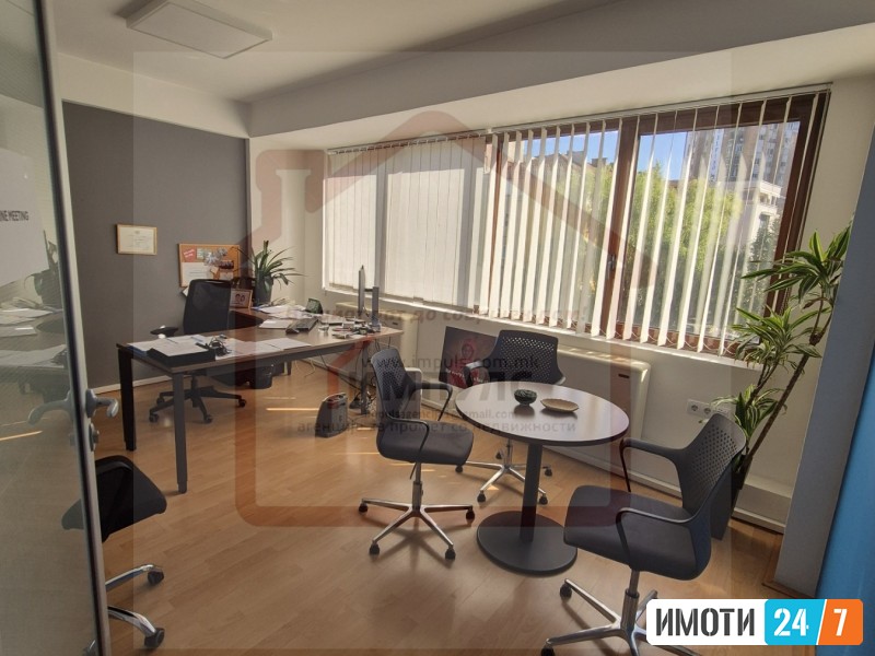 PRAZEN DELOVEN PROSTOR NA IDEALNA LOKACIJA VO CENTAR