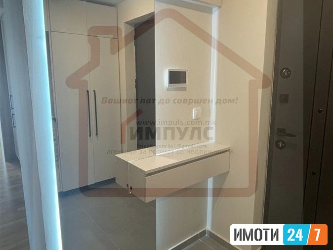 IZVONREDEN TROSOBEN STAN NA SUPER LOKACIJA VO AERODROM