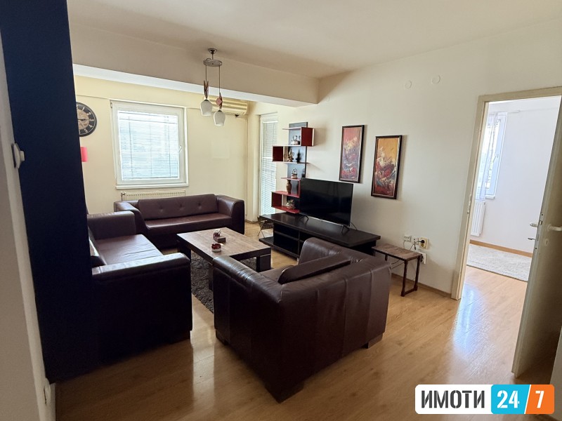 Се издава стан со две спални соби 72м2