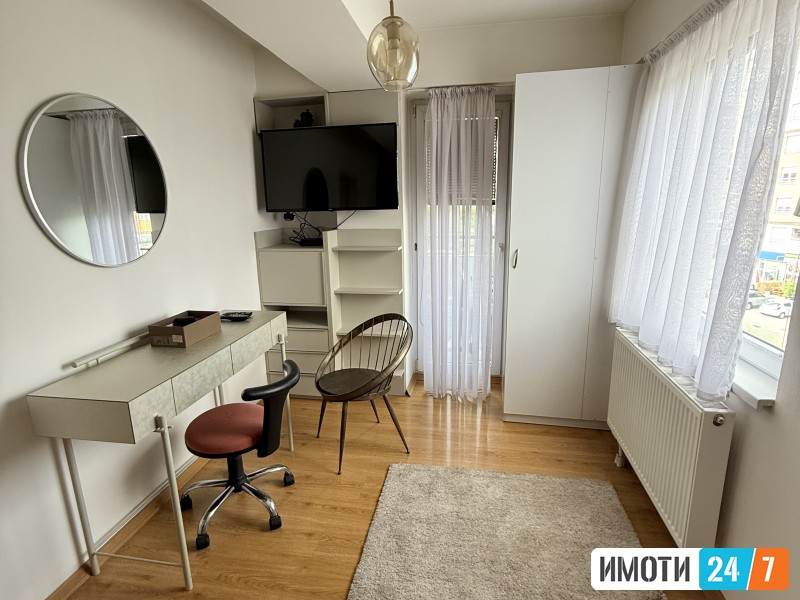 Се издава стан со две спални соби 72м2