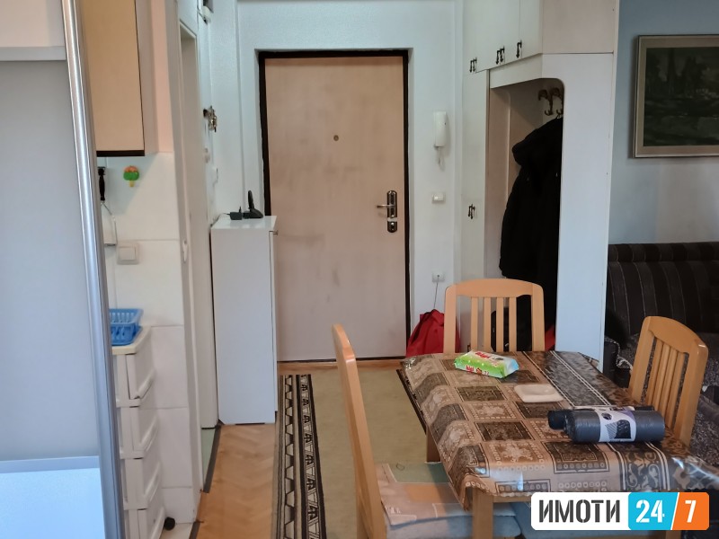 Se prodava stan vo Kapistec