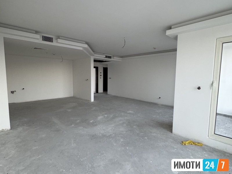 SE PRODAVA EKSKLUZIVEN STAN NA POSLEDEN KAT VO DZEVAHIR