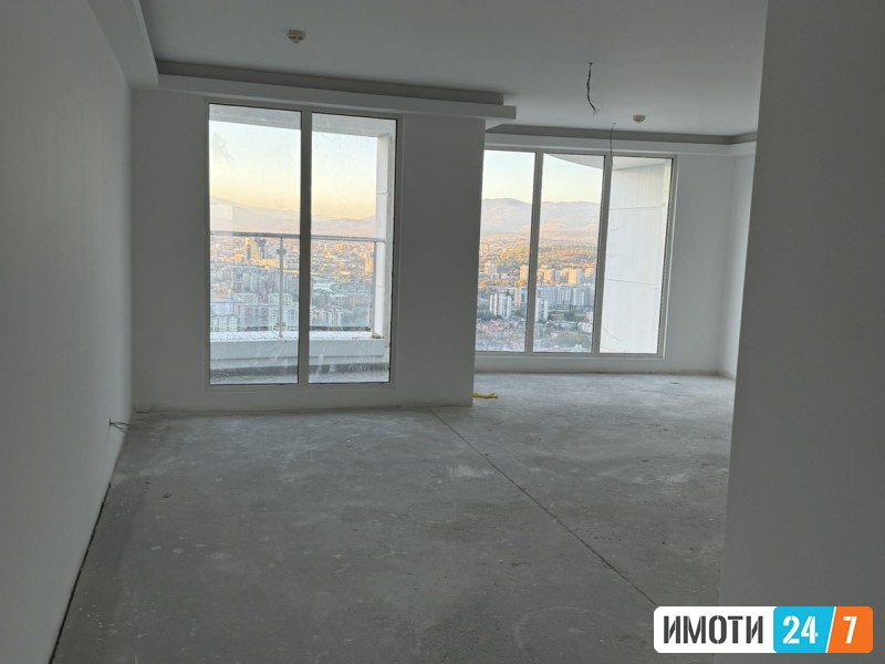 SE PRODAVA EKSKLUZIVEN STAN NA POSLEDEN KAT VO DZEVAHIR