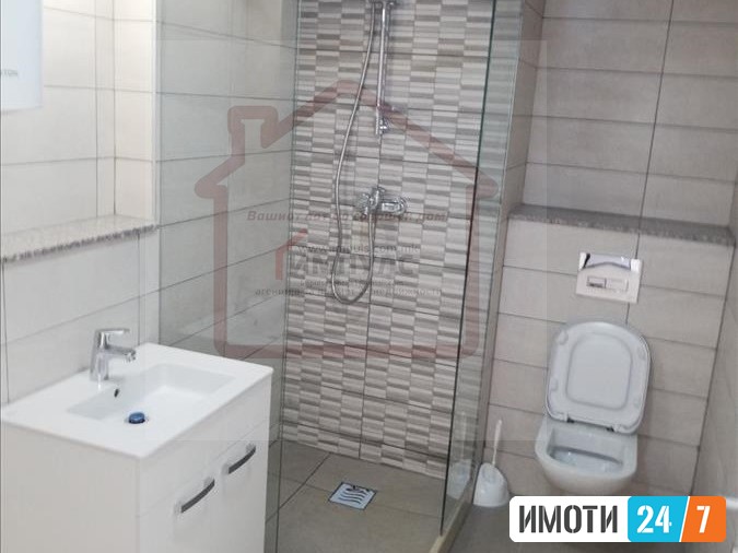 SONCEV TROSOBEN STAN NA ATRAKTIVNA LOKACIJA VO CENTAR