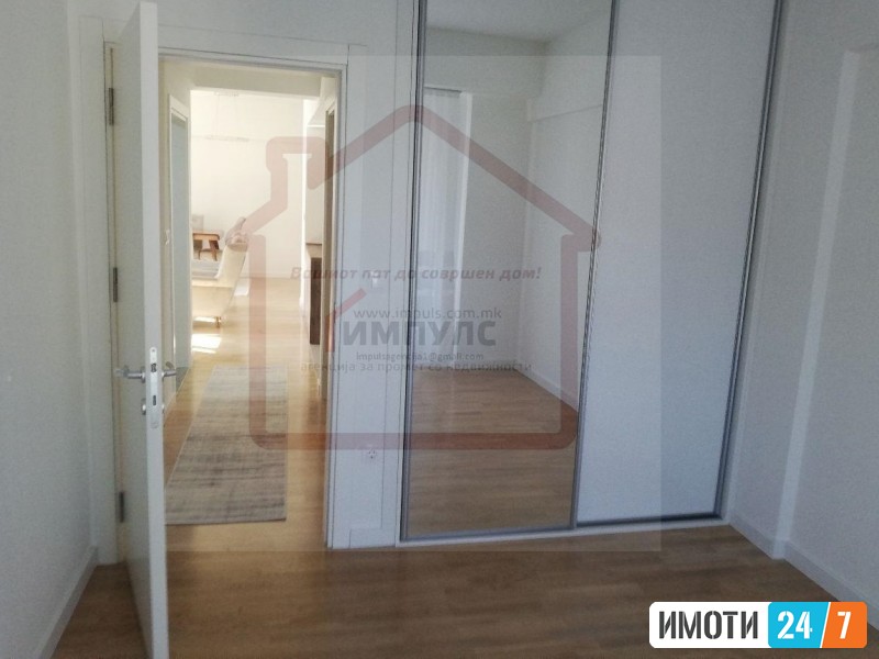 SONCEV TROSOBEN STAN NA ATRAKTIVNA LOKACIJA VO CENTAR