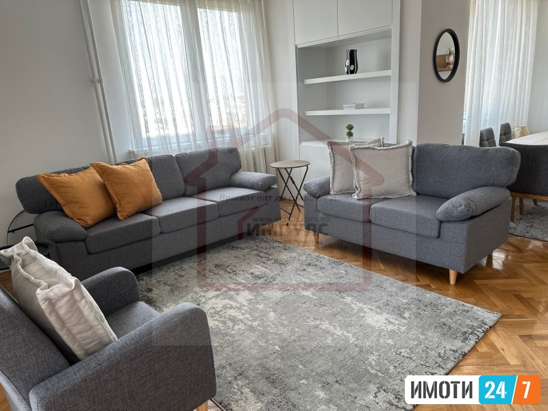 PREKRASEN DVOSOBEN STAN SO LOKACIJA VO STROG CENTAR