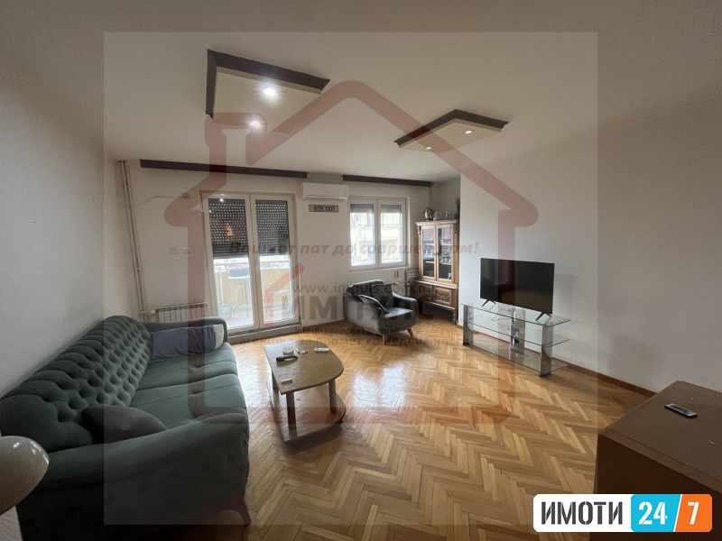 SE PRODAVA TROSOBEN STAN VO DEBAR MAALO