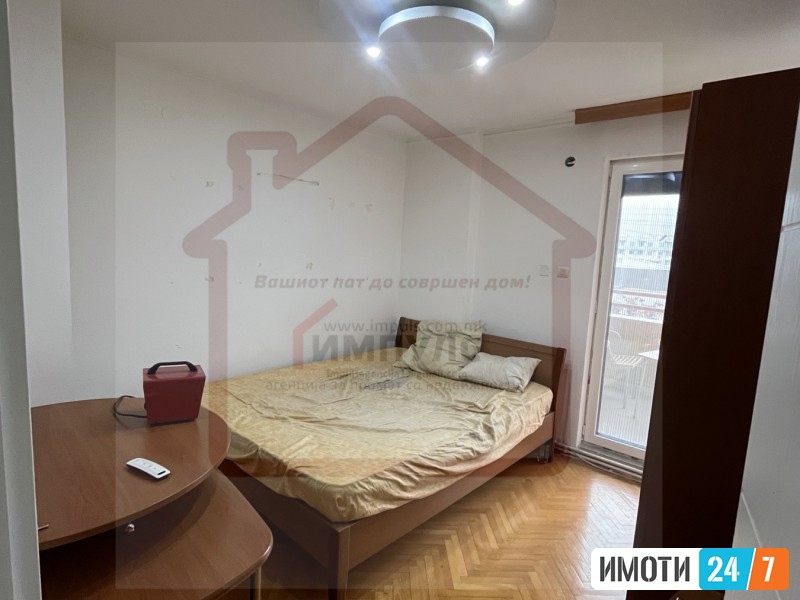 SE PRODAVA TROSOBEN STAN VO DEBAR MAALO