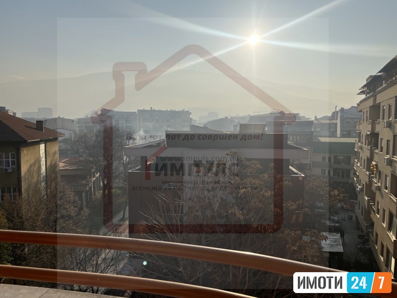 SE PRODAVA TROSOBEN STAN VO DEBAR MAALO