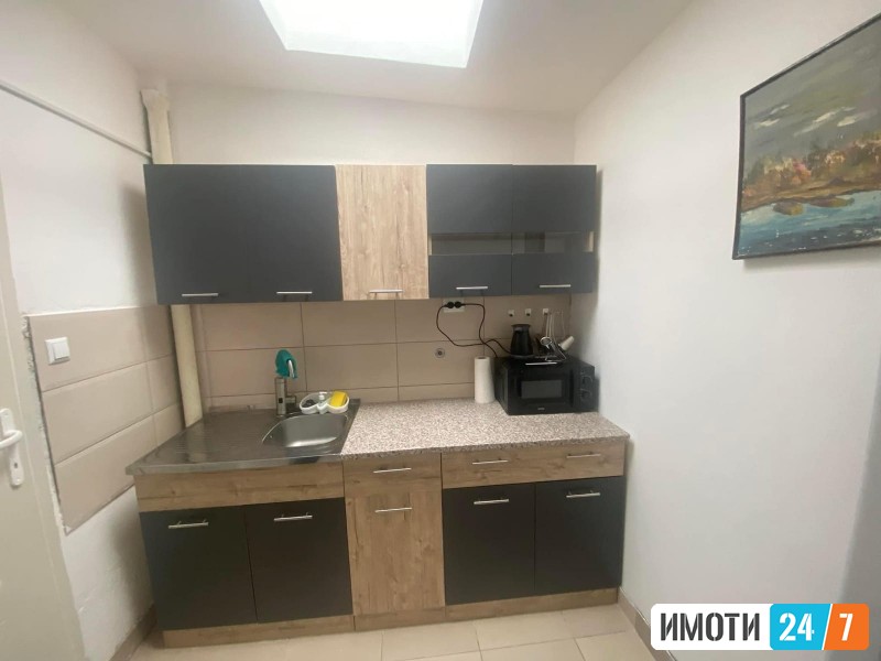 PROSTRAN TROSOBEN STAN SO LOKACIJA VO HROM