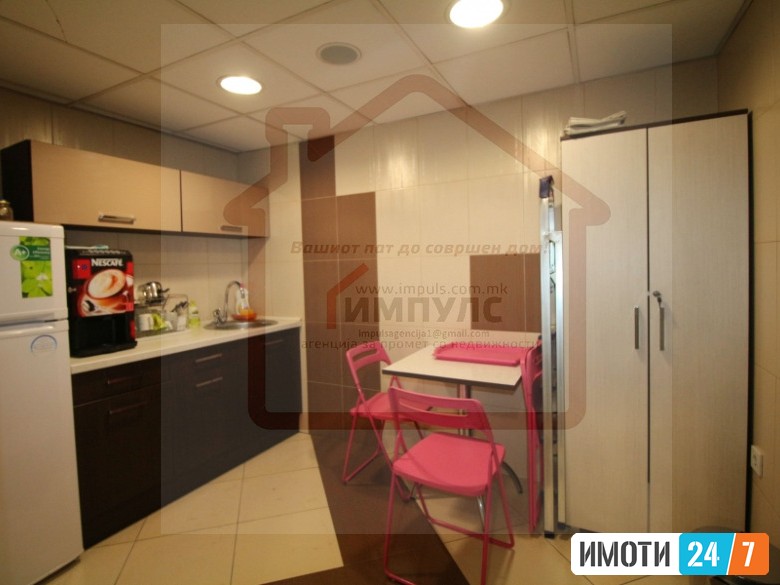 NAMESTEN DELOVEN PROSTOR SO LOKACIJA VO STROG CENTAR