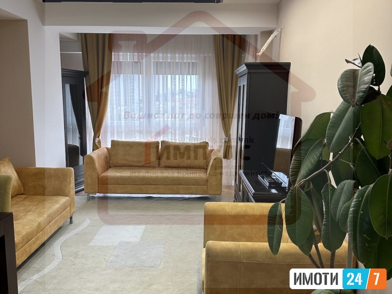 NEVSELUVAN TROSOBEN STAN NA ODLICNA LOKACIJA VO AVTOKOMANDA