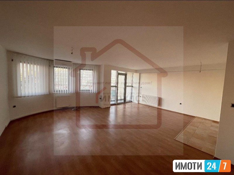 PTAZEN STAN ZA DELOVNA NAMENA SO LOKACIJA VO CENTAR