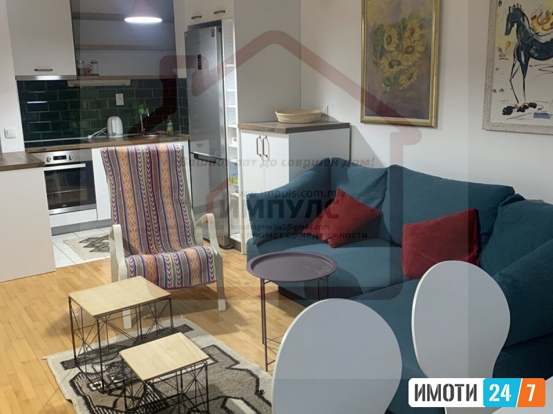 UDOBEN TROSOBEN STAN SO LOKACIJA VO CENTARUNIVERZALNA SALA