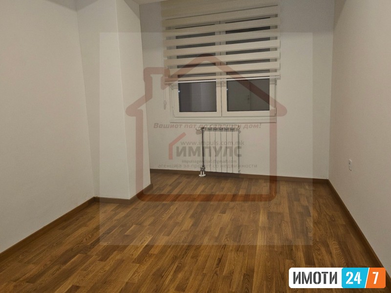 PRAZEN TROSOBEN STAN ZA DELOVNA NAMENA SO LOKACIJA VO DMAALO