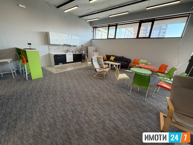 NAMESTEN DELOVEN PROSTOR VO CENTAROLIMPISKI BAZEN