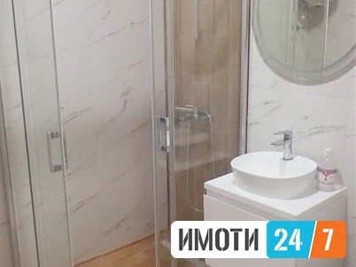 PRAZEN DVOSOBEN STAN ZA DELOVNA NAMENA VO CENTAR