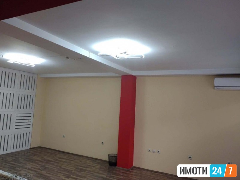 DELOVEN PROSTOR NA ODLICNA LOKACIJA VO CENTARDMAALO