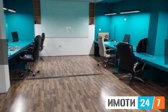 DELOVEN PROSTOR NA ODLICNA LOKACIJA VO CENTARDMAALO