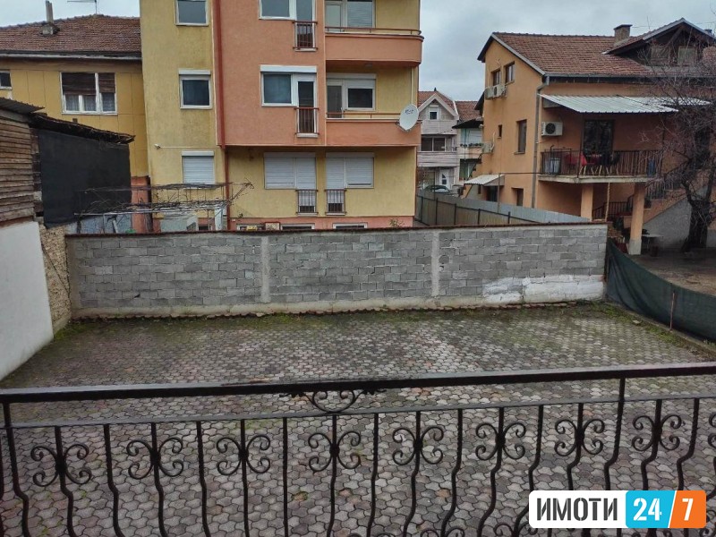 DELOVEN PROSTOR NA ODLICNA LOKACIJA VO CENTARDMAALO