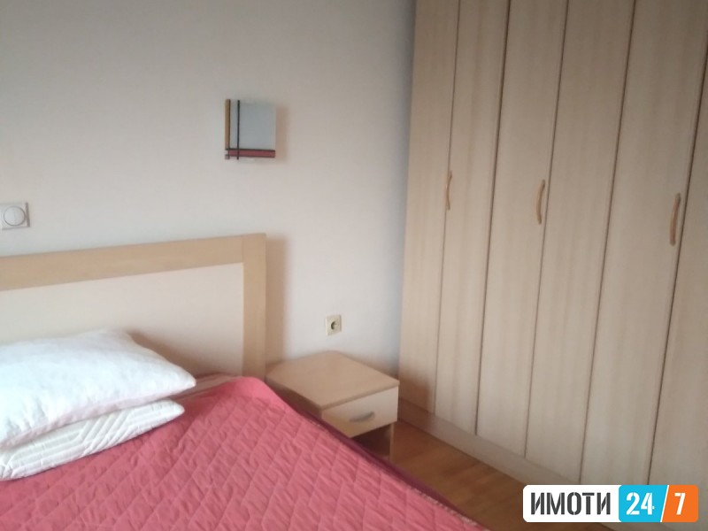 DVOSOBEN STAN VO DEBAR MAALO