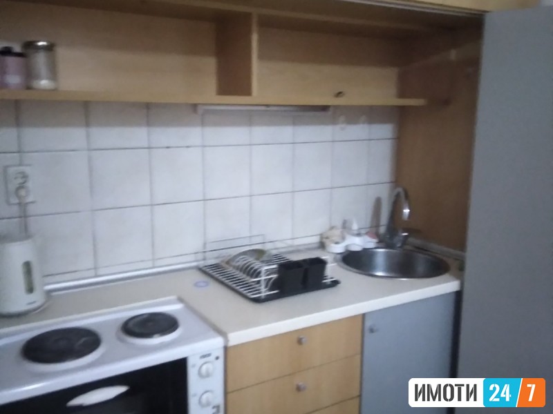 DVOSOBEN STAN VO DEBAR MAALO