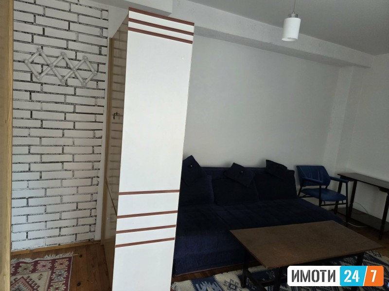 СЕ ИЗДАВА ГАРСОНИЕРА ВО КОЗЛЕ ВО КУЌА 