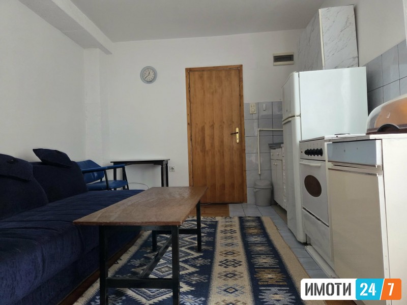 СЕ ИЗДАВА ГАРСОНИЕРА ВО КОЗЛЕ ВО КУЌА 