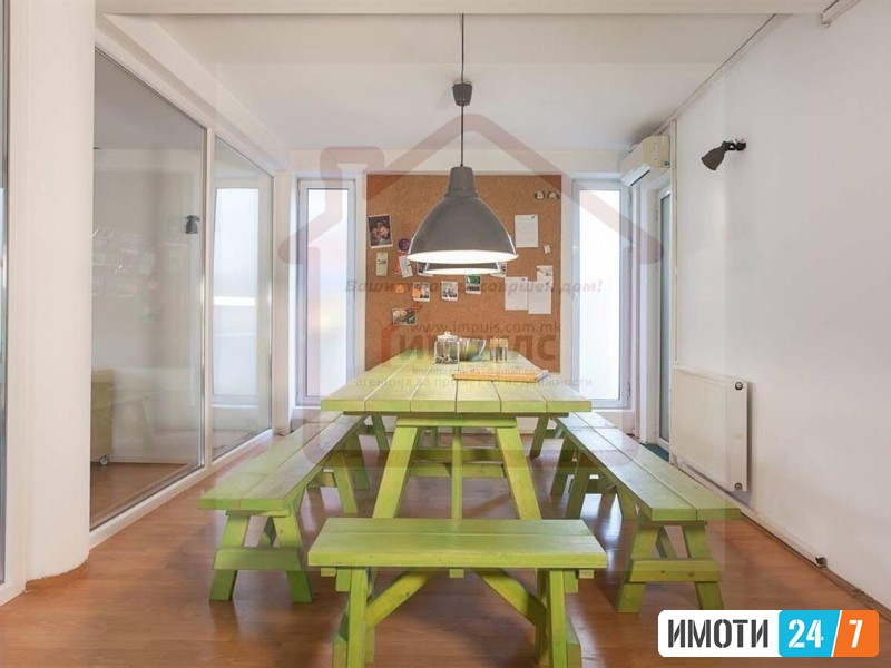 DELOVNA KUKJA NA ODLICNA LOKACIJA VO TAFTALIDZE 1