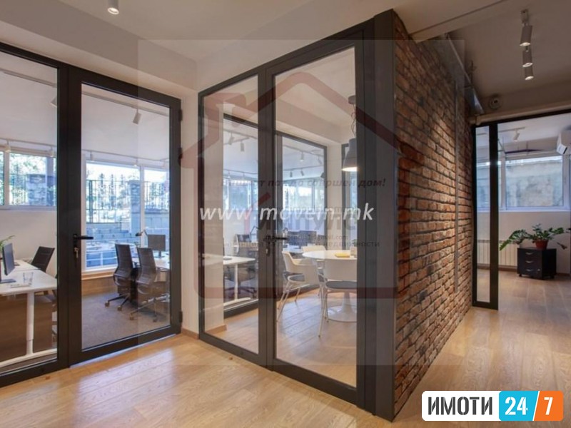 DELOVNA KUKJA NA ODLICNA LOKACIJA VO TAFTALIDZE 1