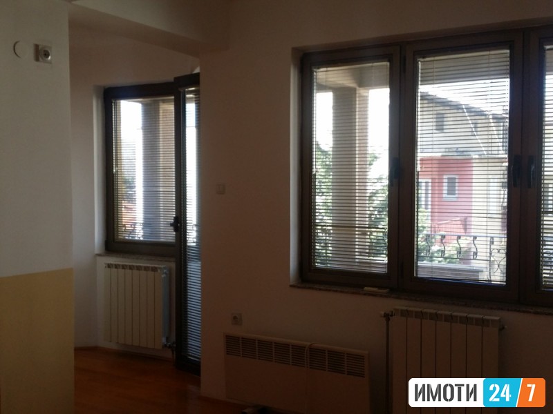 Se izdava kancelariski prostor kaj Gradski park Fontana