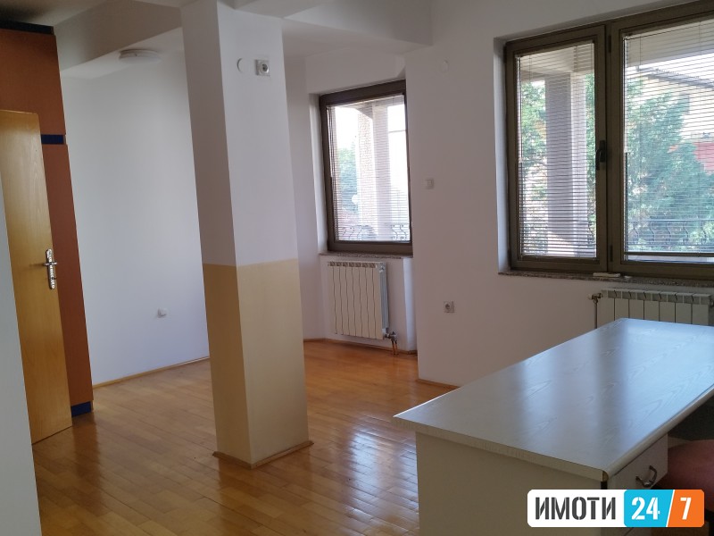 Se izdava kancelariski prostor kaj Gradski park Fontana