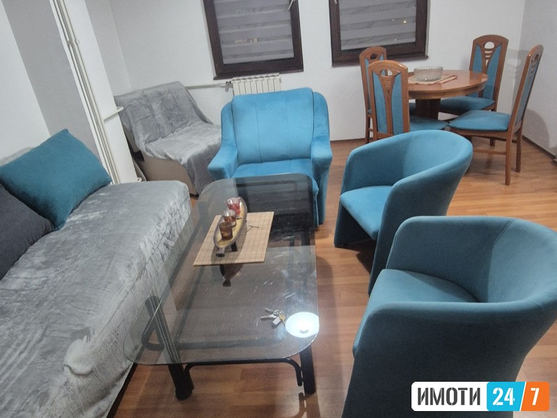 Za izdavanje solidno namestena apartman  garsoniera Centar kaj Zeleznicka