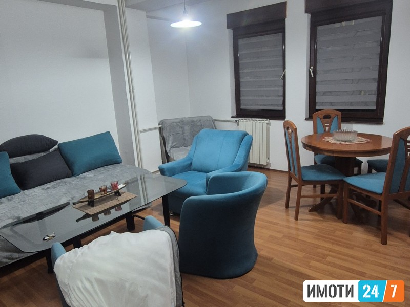 Za izdavanje solidno namestena apartman  garsoniera Centar kaj Zeleznicka