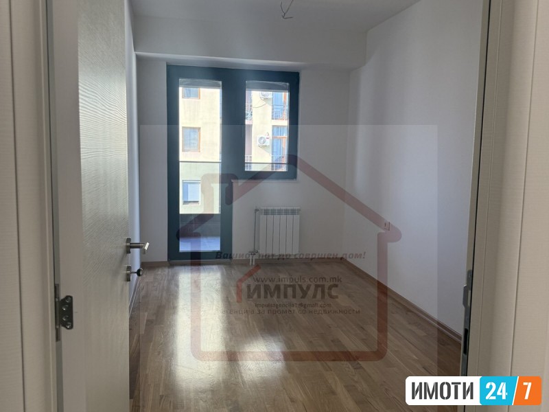 PRAZEN DVOSOBEN STAN ZA STANBENODELOVNA NAMENA VO CENTAR