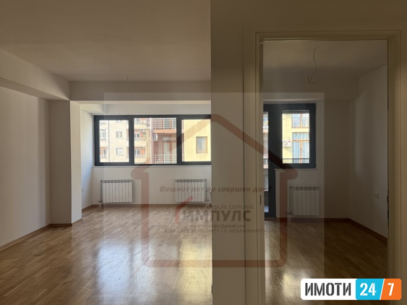 PRAZEN DVOSOBEN STAN ZA STANBENODELOVNA NAMENA VO CENTAR