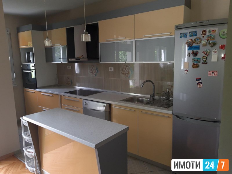 KOMFOREN TROSOBEN STAN SO DVOR VO AERODROM