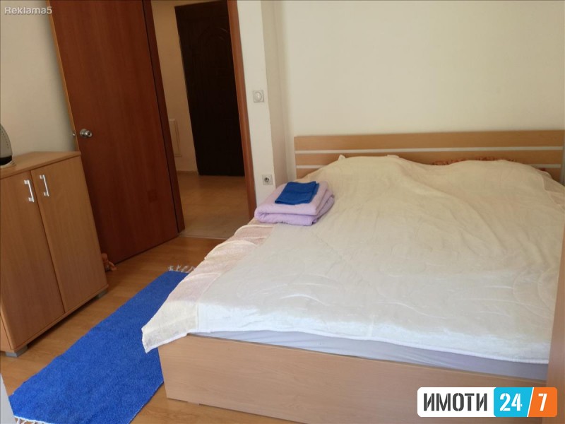 Se izdava dvosoben namesten  so klima + se ostanato  stan od 60m2 bez parno na 3ti katso lift