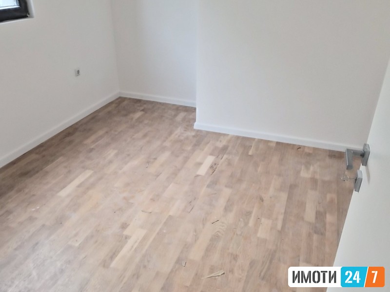 PRAZEN CETIRISOBEN STAN SO LOKACIJA VO KOZLE