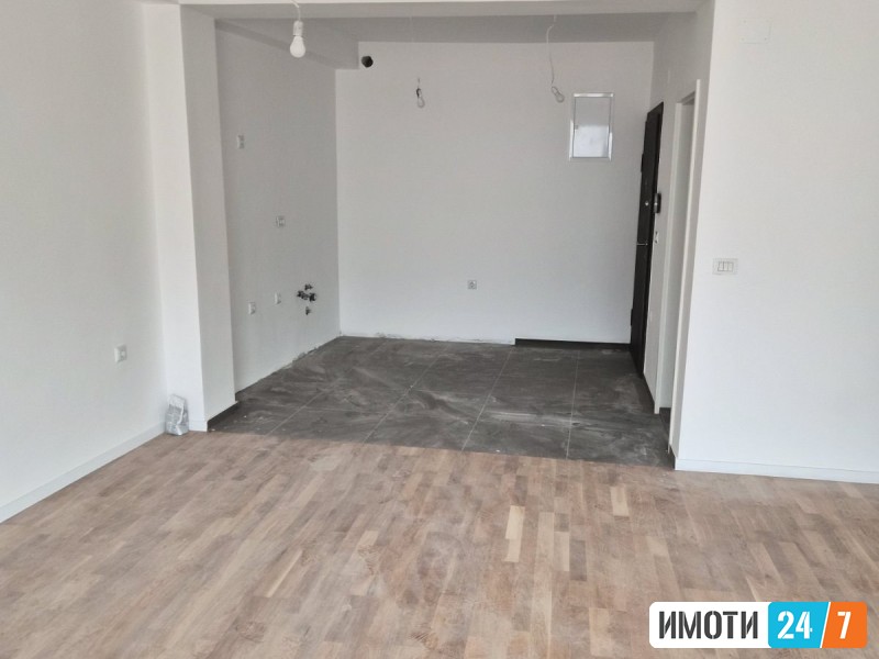 PRAZEN CETIRISOBEN STAN SO LOKACIJA VO KOZLE