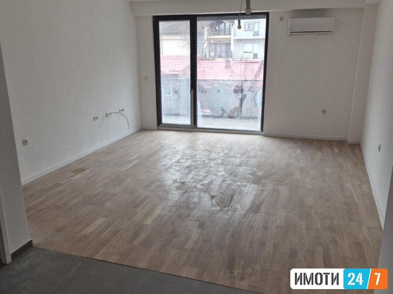 PRAZEN CETIRISOBEN STAN SO LOKACIJA VO KOZLE