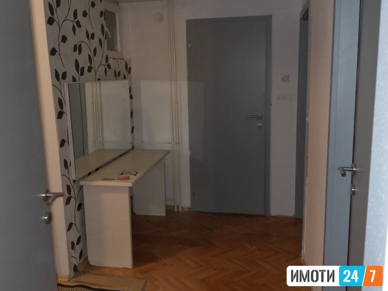 SE IZDAVA TROSOBEN STAN VO KAPISHTEC