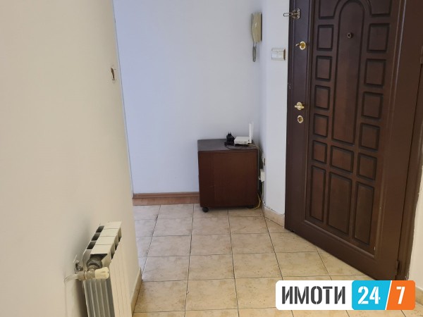 DELUMNO NAMESTE DELOVEN PROSTOR VO CENTAR