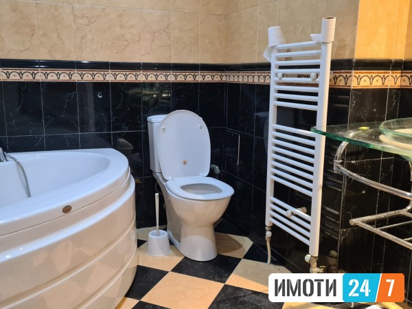 DELUMNO NAMESTE DELOVEN PROSTOR VO CENTAR