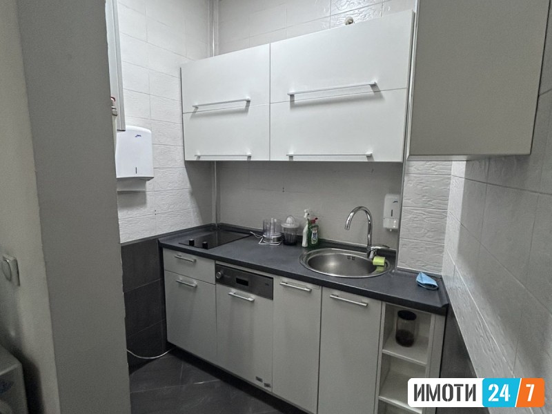 REPREZENTATIVEN DELOVEN PROSTOR VO CENTAR