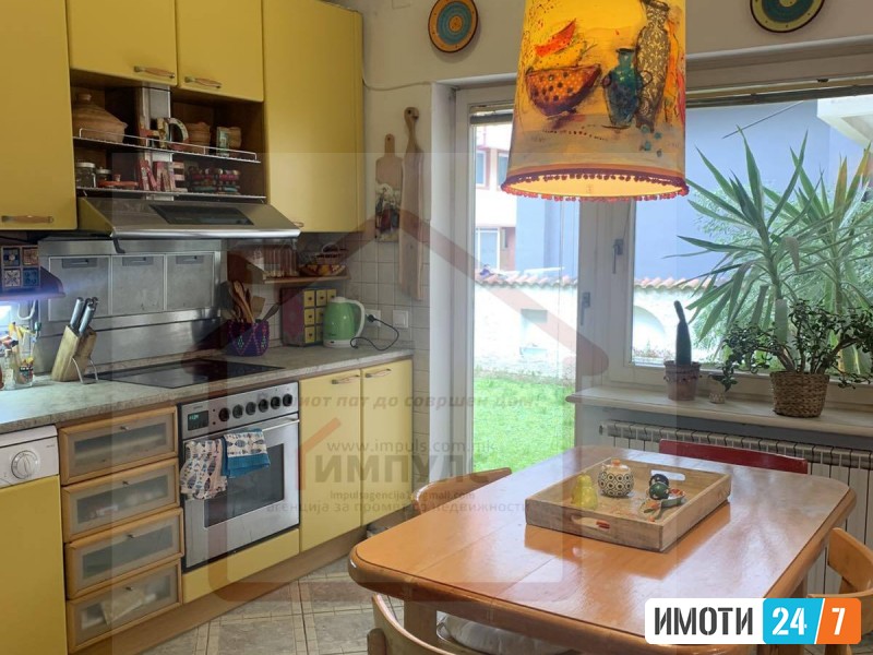 SE IZDAVA SEMEJNA KUKJA VO CENTAR  KATOLICKA CRKVA