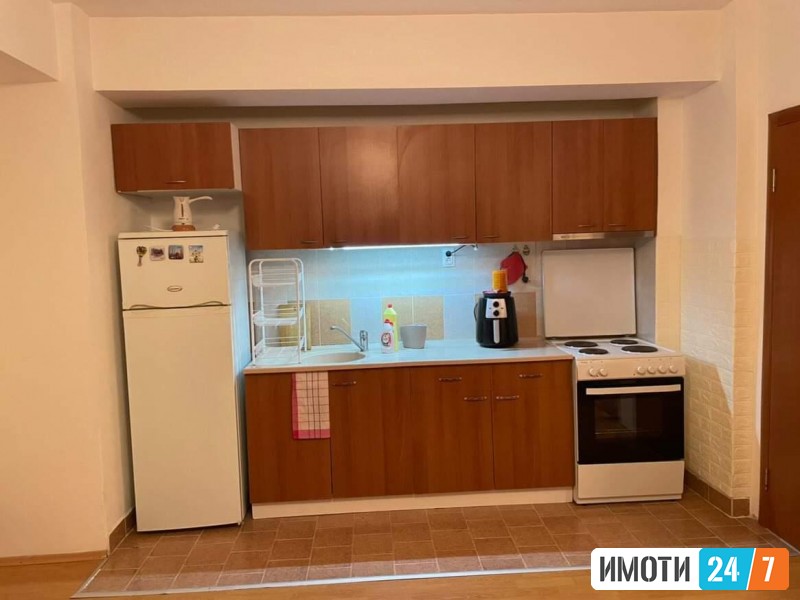 Se izdava dvosoben namesten  so klima + se ostanato  stan od 60m2 bez parno na 3ti katso lift